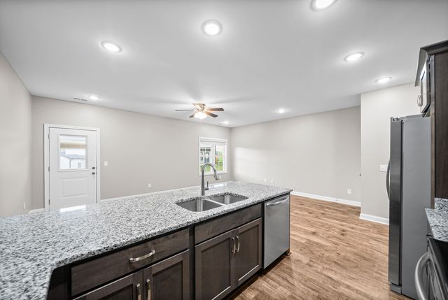 1176 Meadowhill Ln Unit B, Clarksville, TN 37043