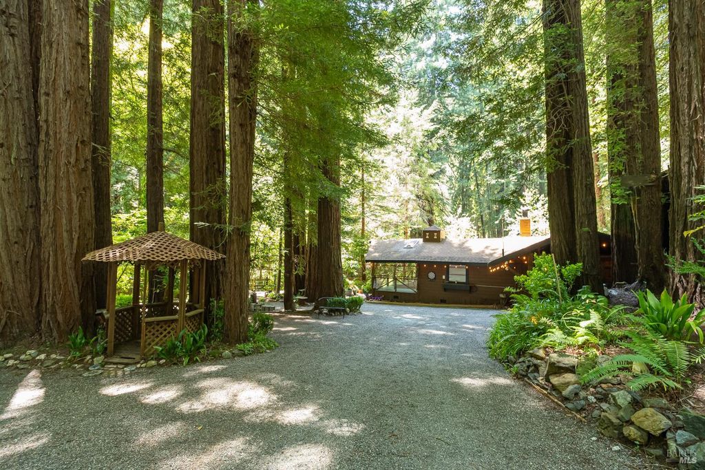 7001 Lucas Valley Rd, Nicasio, CA 94946