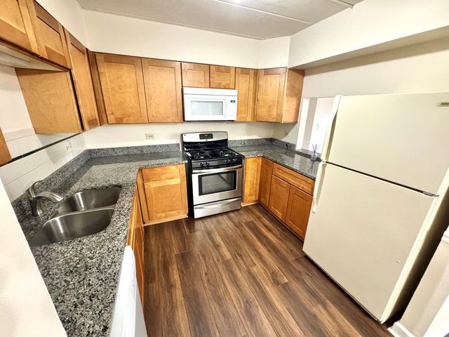 264 E Bailey Road C, Naperville, IL 60565