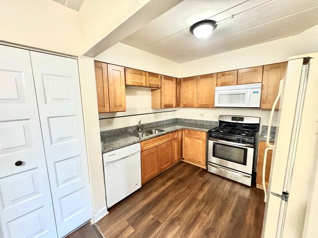 264 E Bailey Road C, Naperville, IL 60565