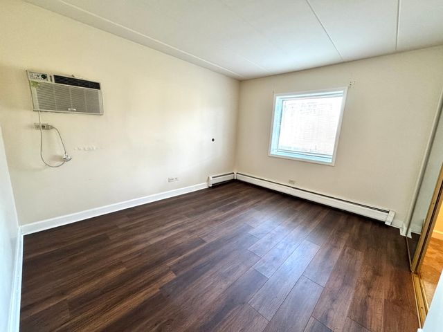 264 E Bailey Road C, Naperville, IL 60565