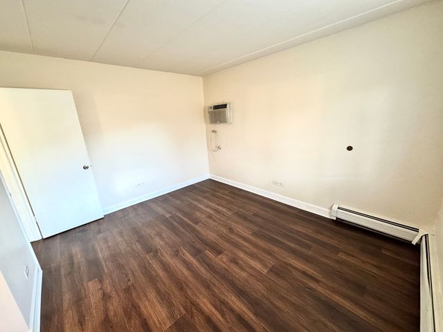 264 E Bailey Road C, Naperville, IL 60565