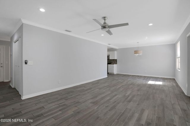 4325 PLAZA GATE Lane S 201, Jacksonville, FL 32217