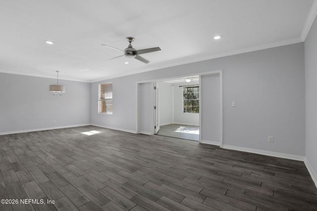 4325 PLAZA GATE Lane S 201, Jacksonville, FL 32217