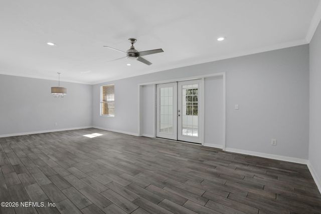 4325 PLAZA GATE Lane S 201, Jacksonville, FL 32217