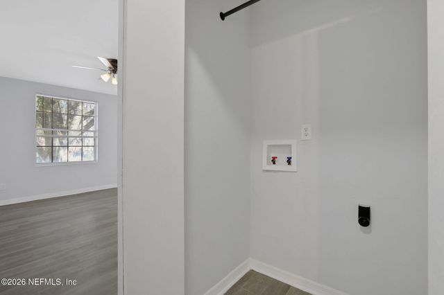 4325 PLAZA GATE Lane S 201, Jacksonville, FL 32217