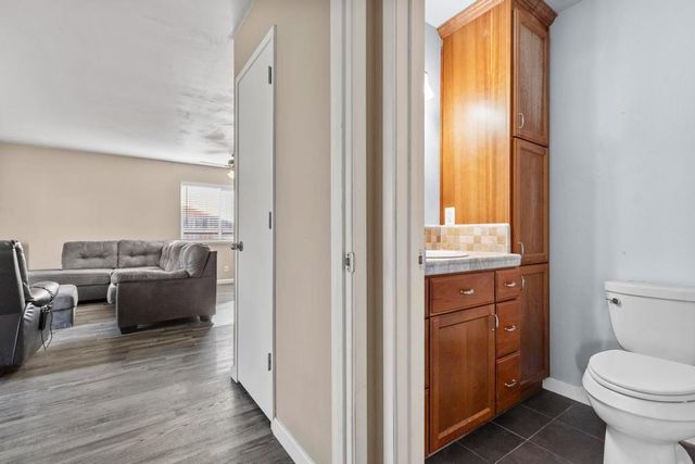 1617 E Lake Ct, Marysville, CA 95901