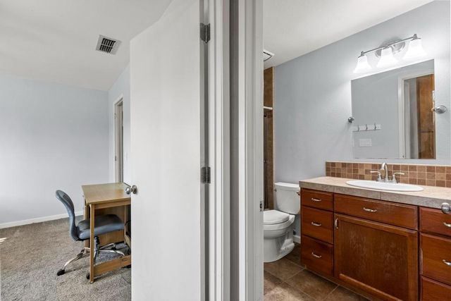 1617 E Lake Ct, Marysville, CA 95901