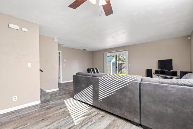 1617 E Lake Ct, Marysville, CA 95901