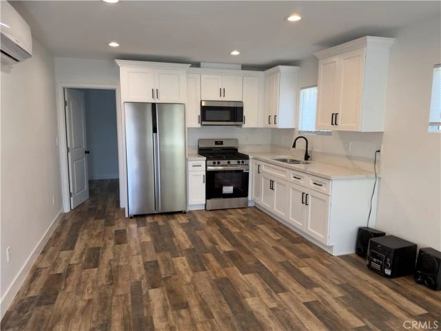 523 W 78th Street, Los Angeles, CA 90044