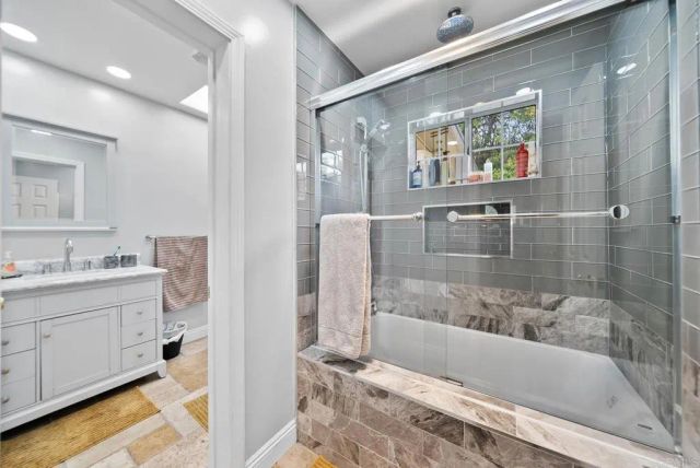 10820 Dutton Drive, La Mesa, CA 91941