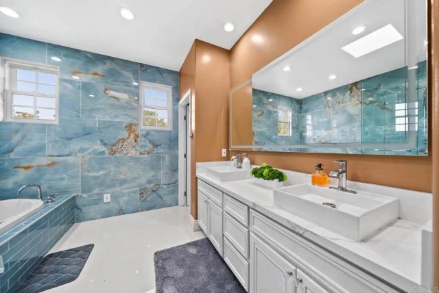 10820 Dutton Drive, La Mesa, CA 91941