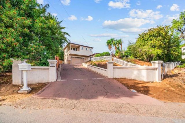 10820 Dutton Drive, La Mesa, CA 91941