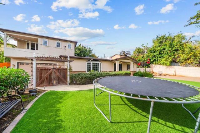 10820 Dutton Drive, La Mesa, CA 91941