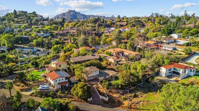 10820 Dutton Drive, La Mesa, CA 91941