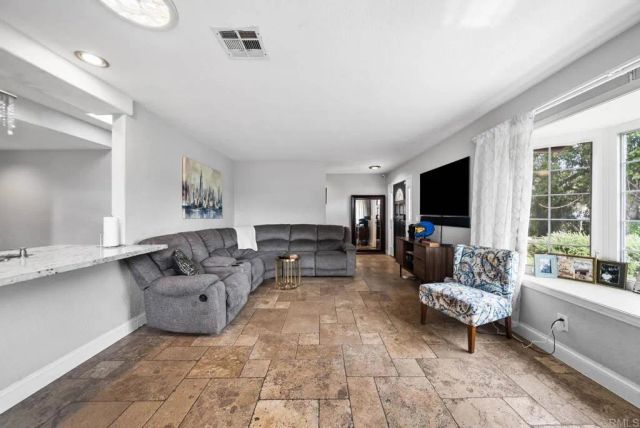 10820 Dutton Drive, La Mesa, CA 91941