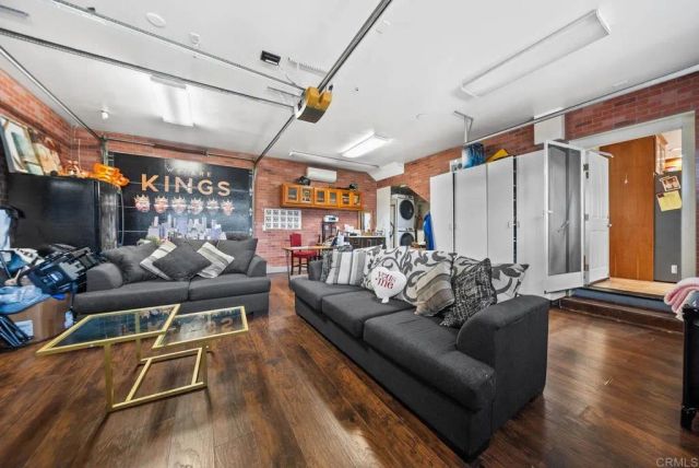 10820 Dutton Drive, La Mesa, CA 91941