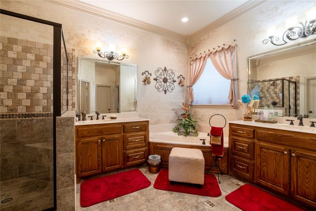 2722 W Alamosa Drive, Terrell, TX 75160