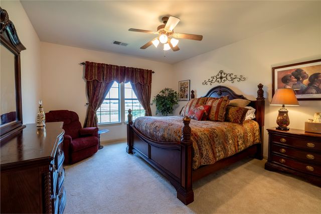 2722 W Alamosa Drive, Terrell, TX 75160