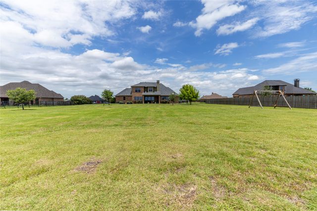 2722 W Alamosa Drive, Terrell, TX 75160