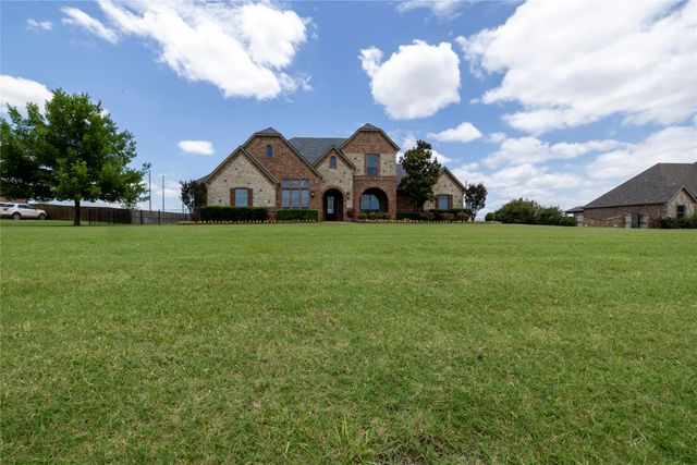 2722 W Alamosa Drive, Terrell, TX 75160