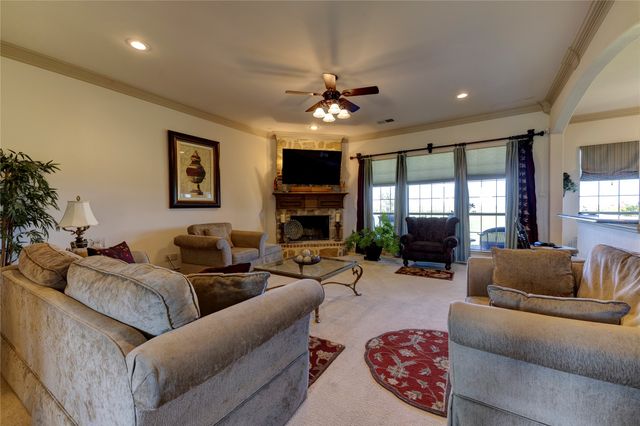 2722 W Alamosa Drive, Terrell, TX 75160