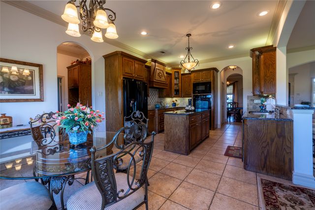 2722 W Alamosa Drive, Terrell, TX 75160