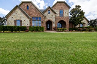 2722 W Alamosa Drive, Terrell, TX 75160