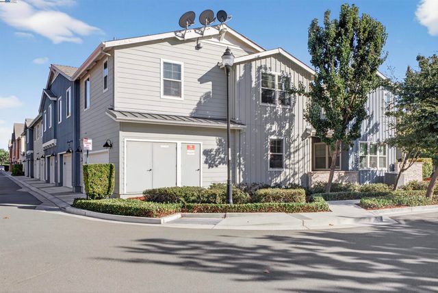 570 Sandalwood dr, Livermore, CA 94551