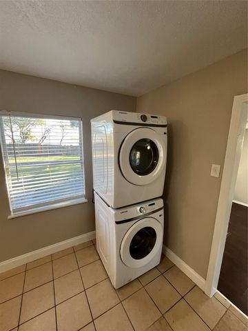 3248 S Llewellyn Avenue, Dallas, TX 75224