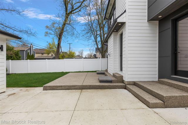 1898 Henrietta Street, Birmingham, MI 48009