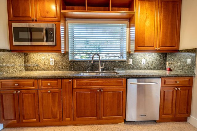 475 S Shore Dr, Miami Beach, FL 33141