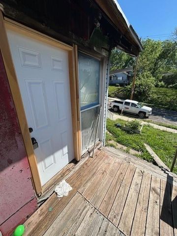 4930 Woodland Avenue, Kansas City, MO 64110