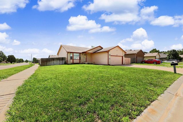 1920 S Leeanne Ln, Wichita, KS 67207
