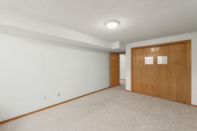 1920 S Leeanne Ln, Wichita, KS 67207