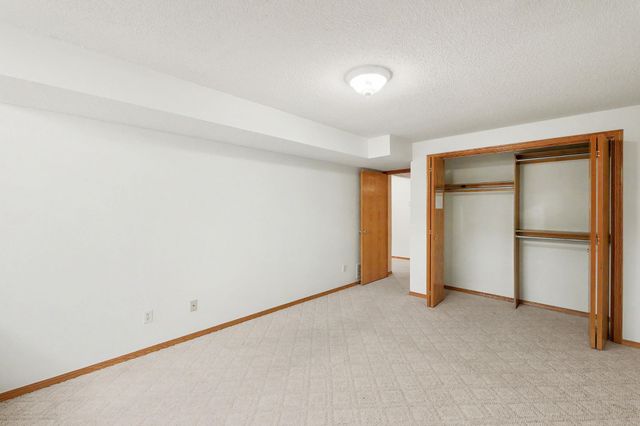 1920 S Leeanne Ln, Wichita, KS 67207