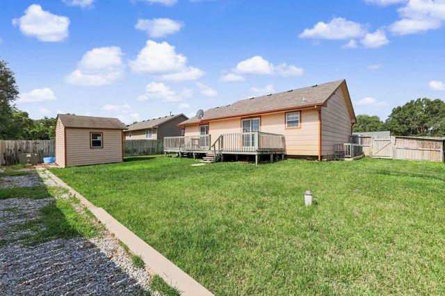 1920 S Leeanne Ln, Wichita, KS 67207