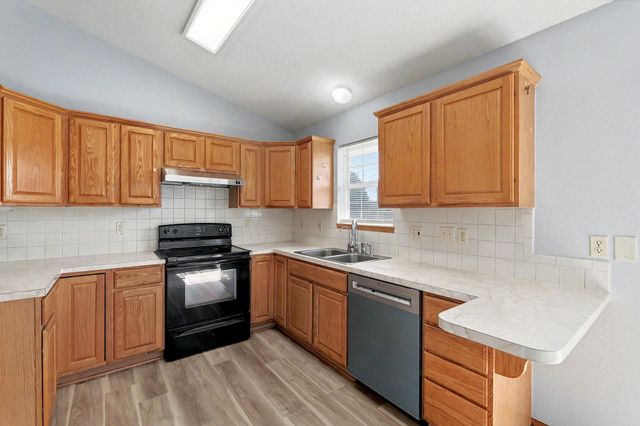 1920 S Leeanne Ln, Wichita, KS 67207