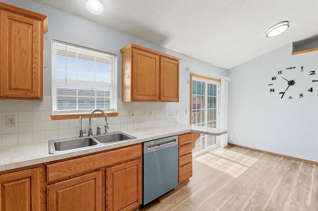 1920 S Leeanne Ln, Wichita, KS 67207