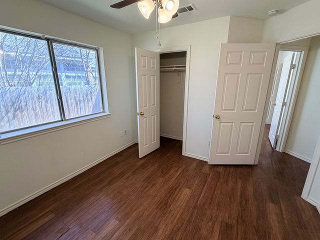 202 Vines Drive, Cedar Hill, TX 75104