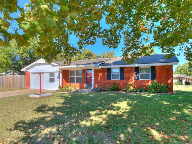 325 E Cedar Lane, Mustang, OK 73064