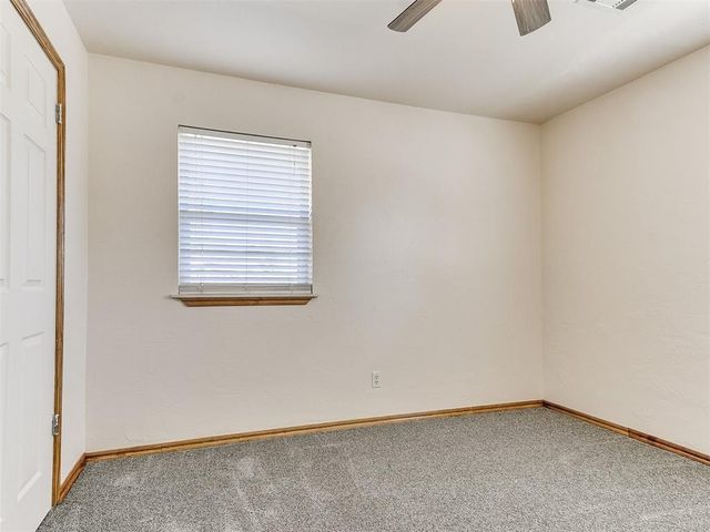 325 E Cedar Lane, Mustang, OK 73064