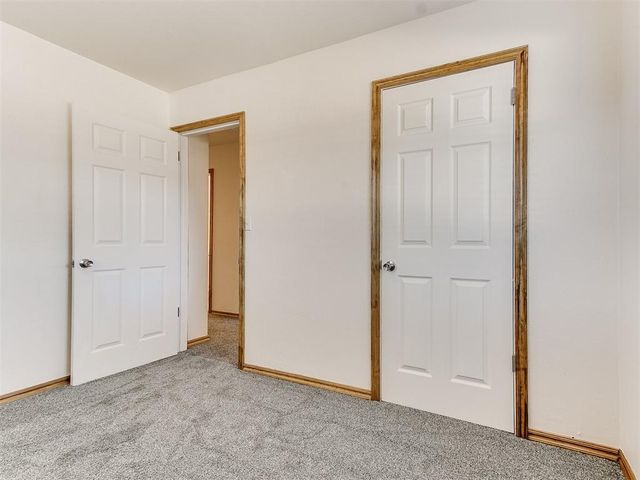 325 E Cedar Lane, Mustang, OK 73064