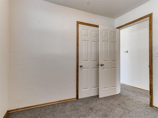 325 E Cedar Lane, Mustang, OK 73064