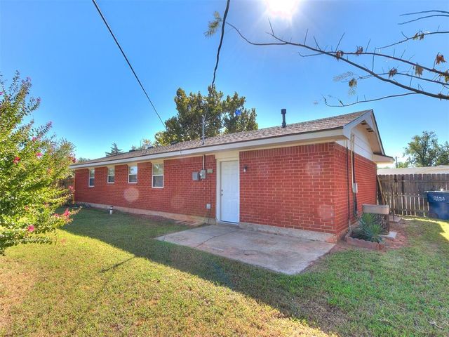 325 E Cedar Lane, Mustang, OK 73064