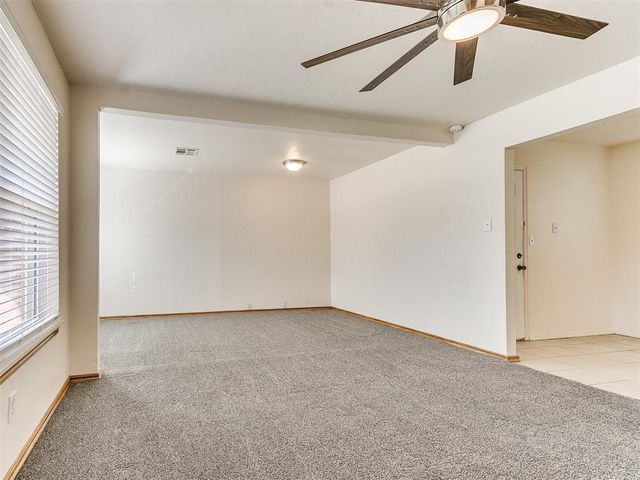 325 E Cedar Lane, Mustang, OK 73064