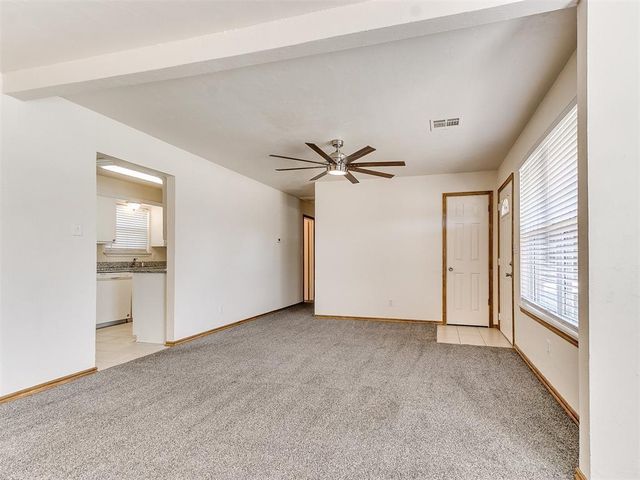 325 E Cedar Lane, Mustang, OK 73064
