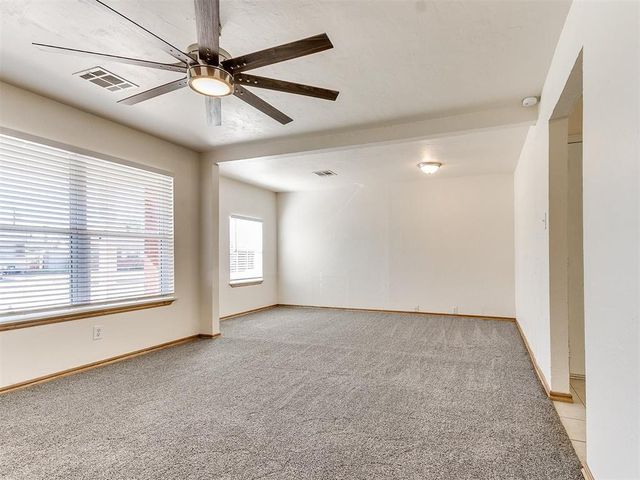 325 E Cedar Lane, Mustang, OK 73064