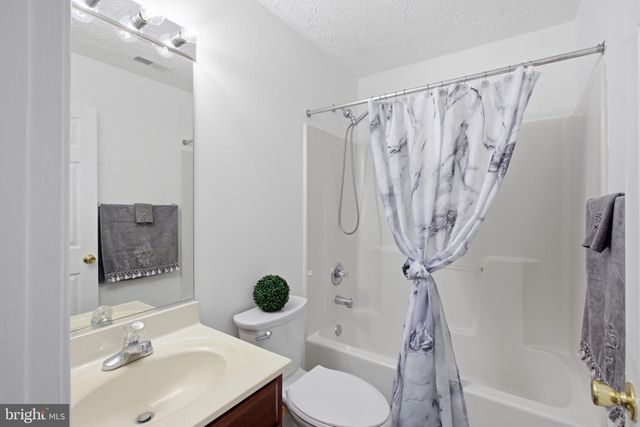 8012 BULLFINCH PL, White Plains, MD 20695