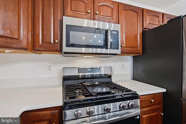8012 BULLFINCH PL, White Plains, MD 20695